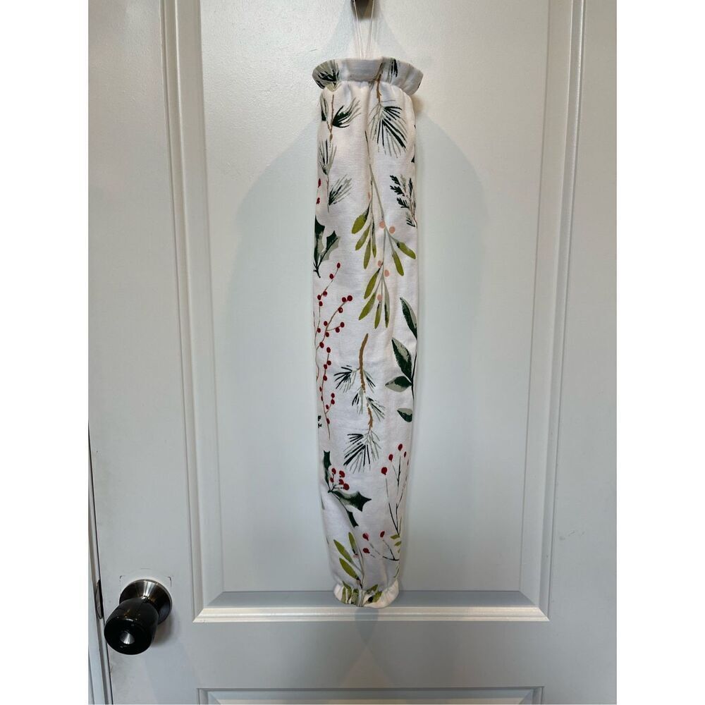 Handmade Plastic Bag Holder- Holiday berries